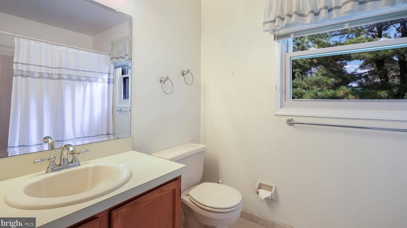 21 Kanon Ct, Upper Makefield PA 18940-1861 exterior