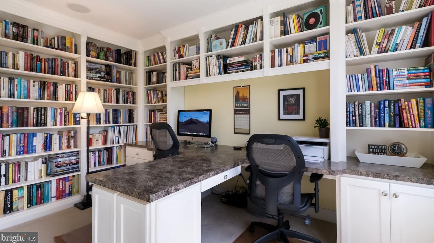 49 Wellington Rd, Upper Makefield PA 18940-3714 exterior