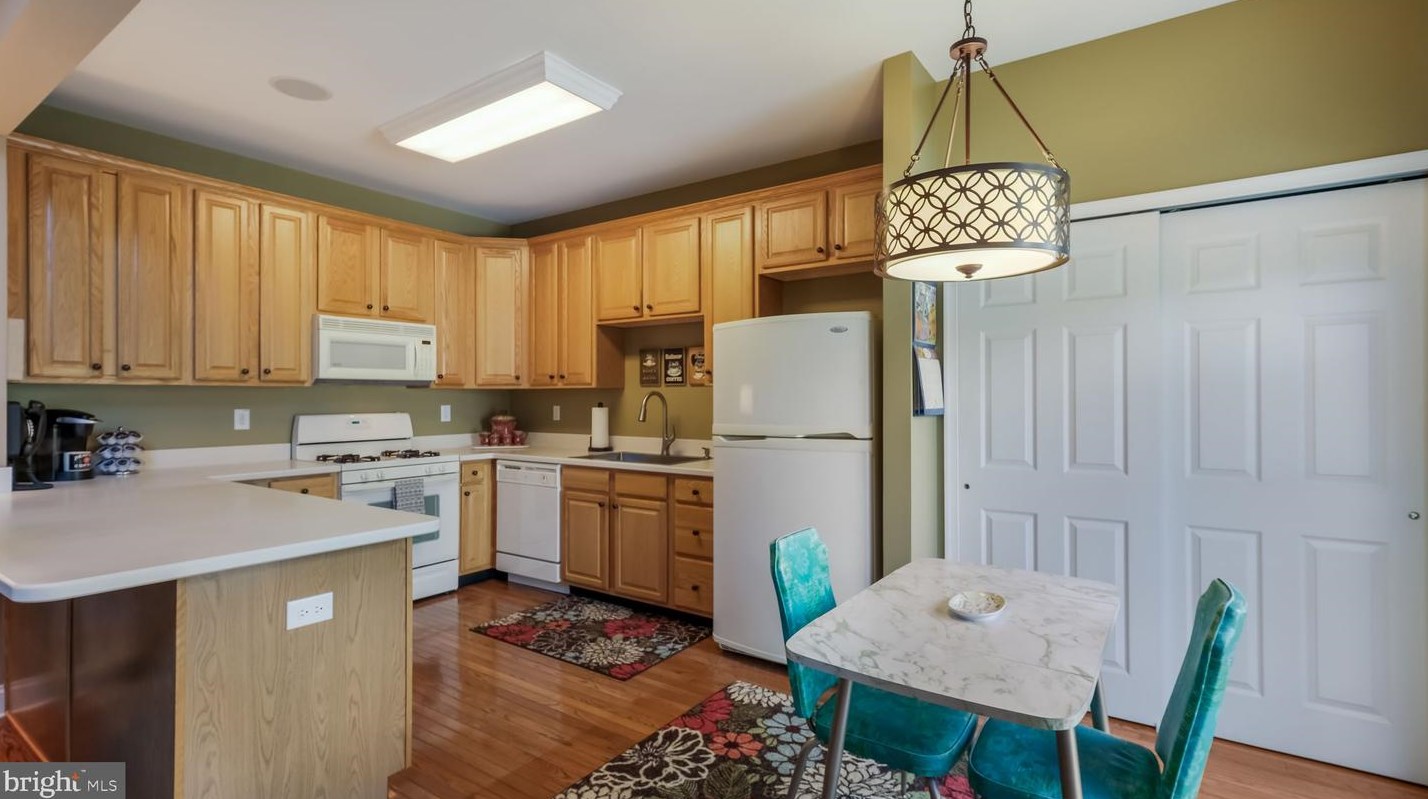 49 Wellington Rd, Upper Makefield PA 18940-3714 exterior