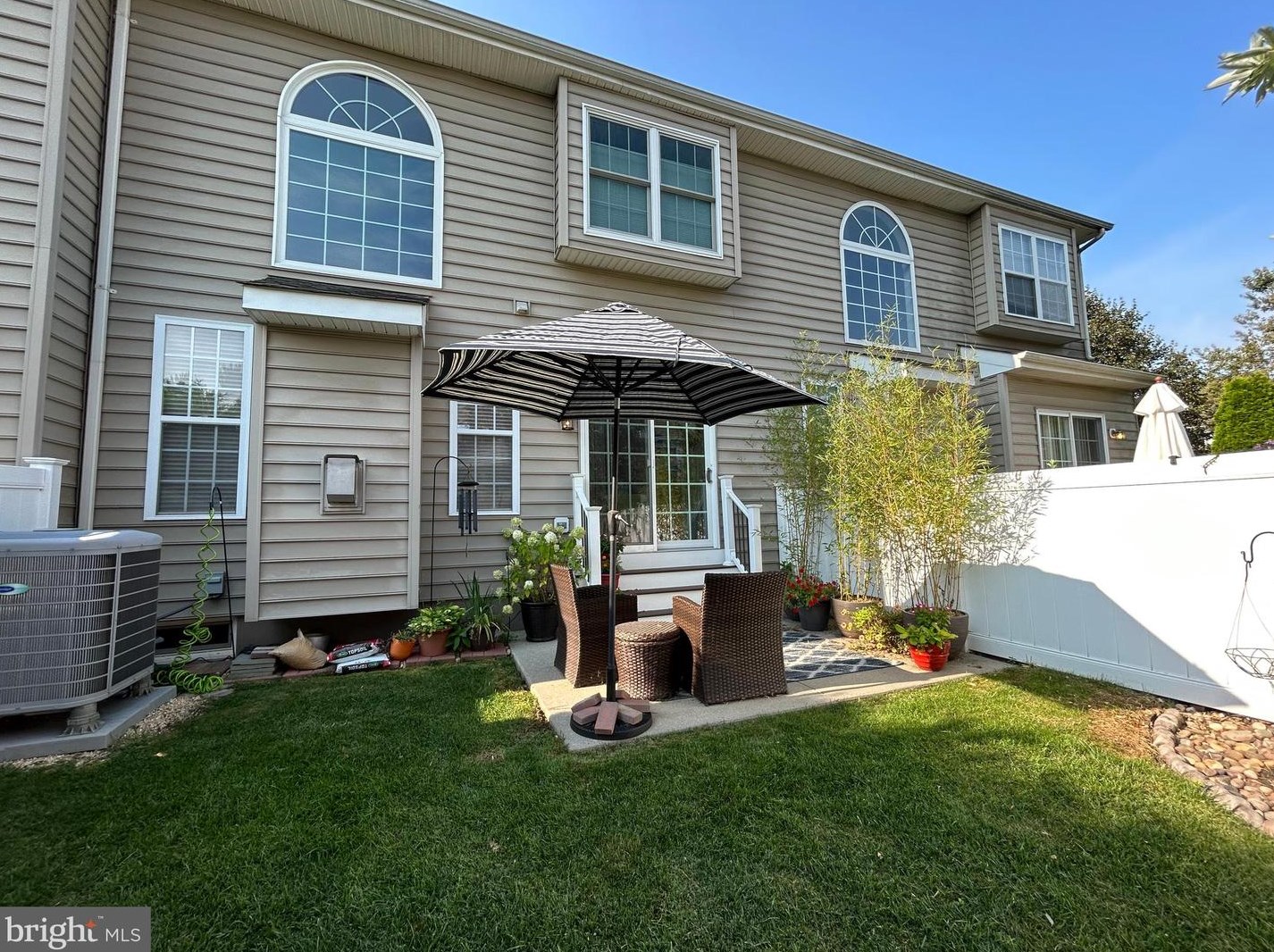 49 Wellington Rd, Upper Makefield PA 18940-3714 exterior