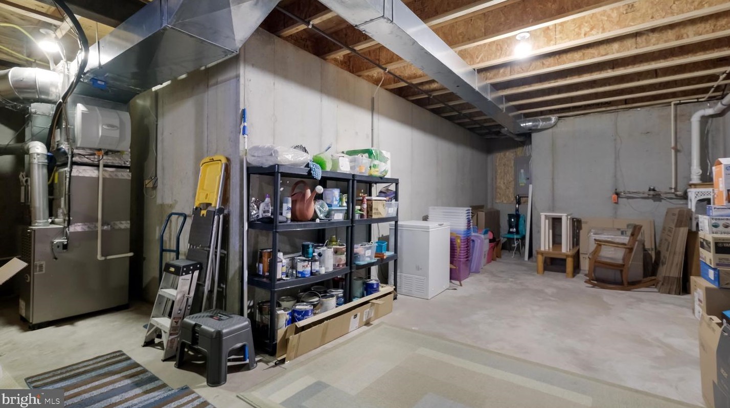 49 Wellington Rd, Upper Makefield PA 18940-3714 exterior