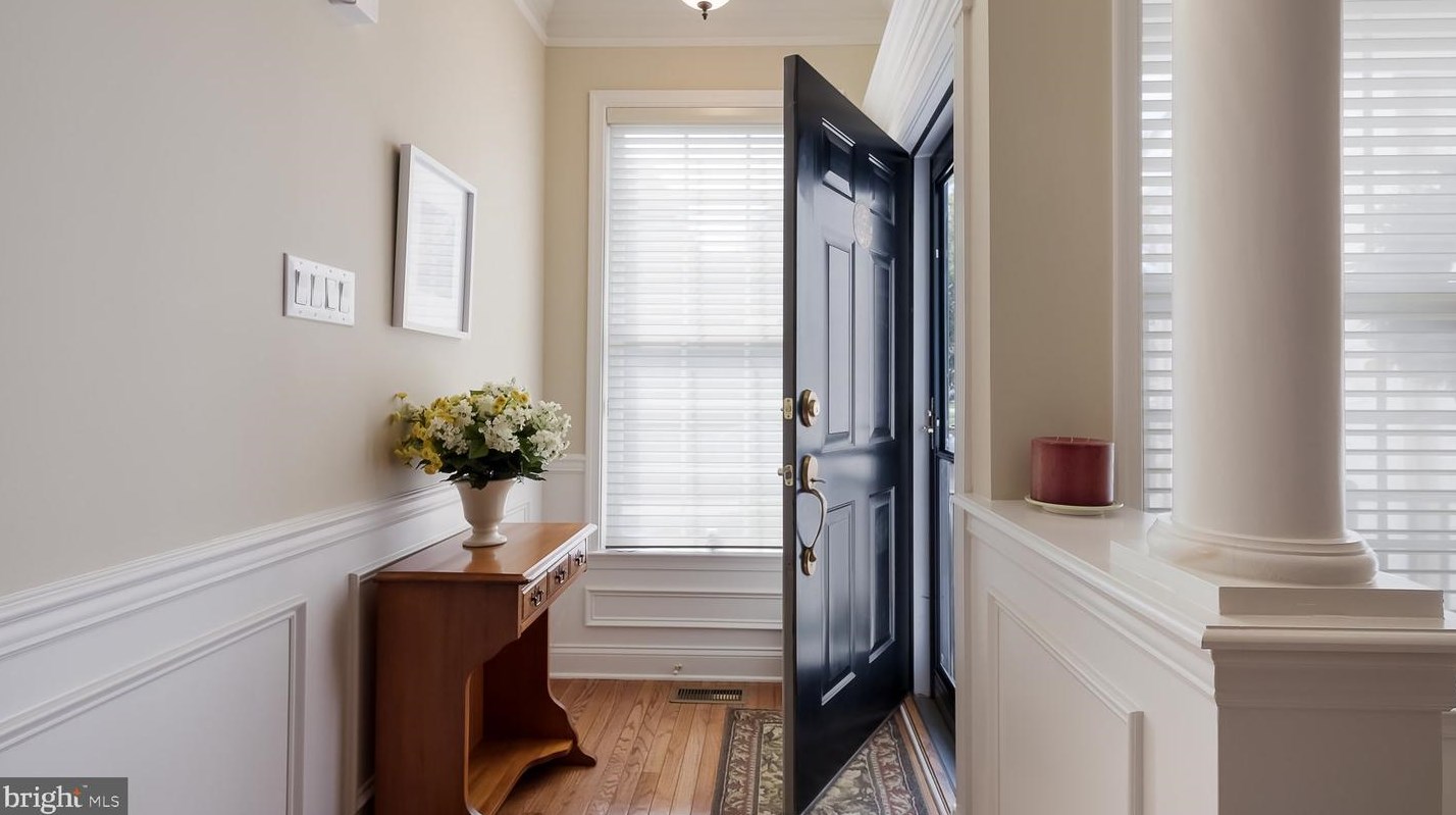 49 Wellington Rd, Upper Makefield PA 18940-3714 exterior