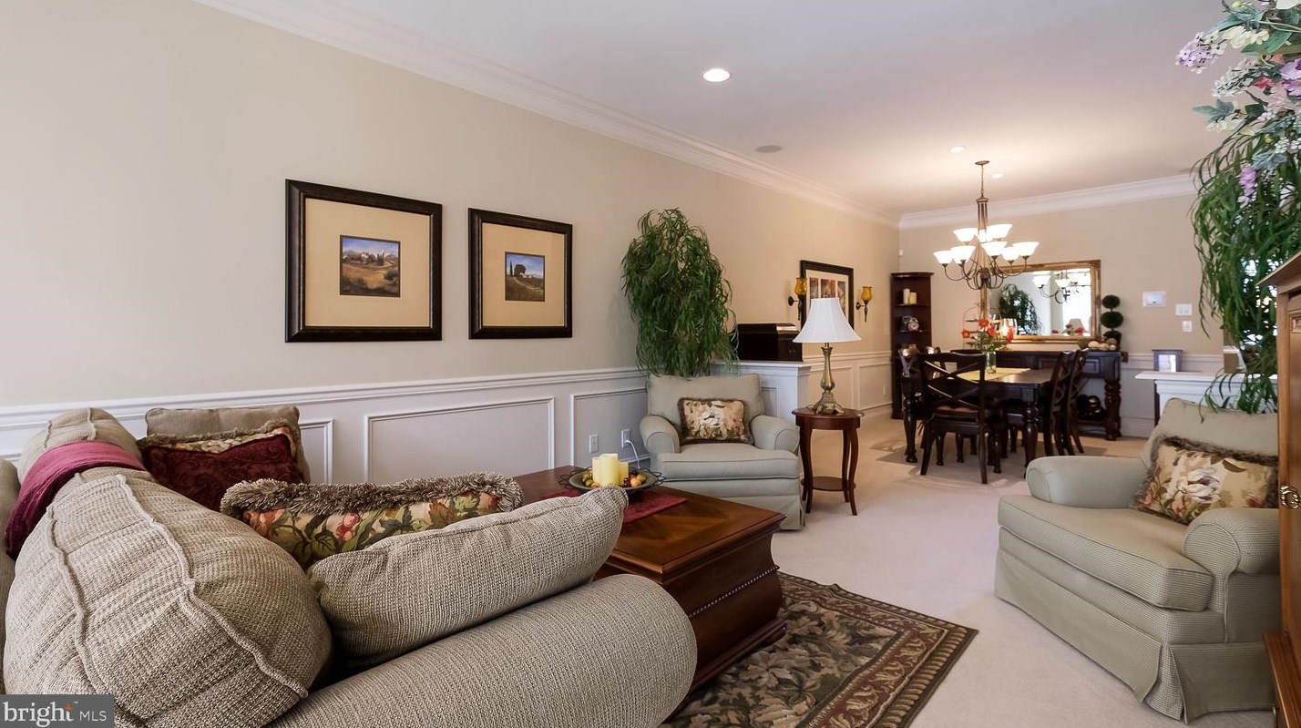 49 Wellington Rd, Upper Makefield PA 18940-3714 exterior