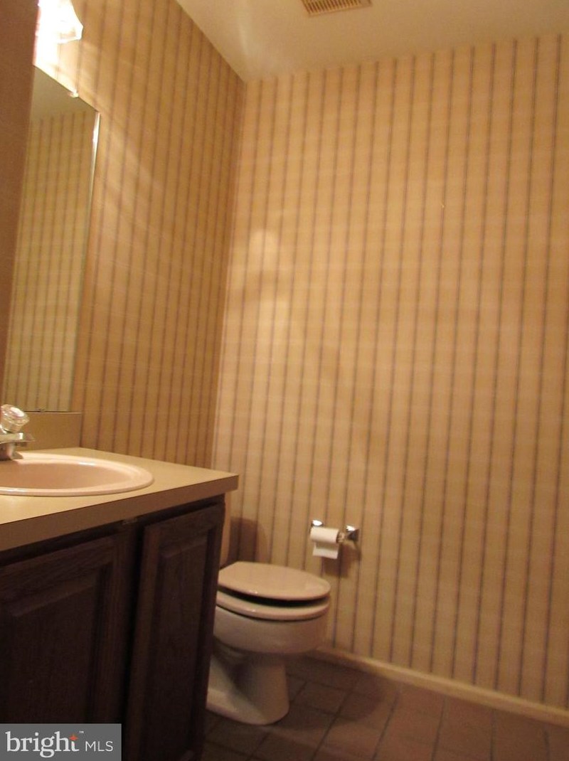 645 Chatham Ct, Chalfont PA 18914-2061 exterior