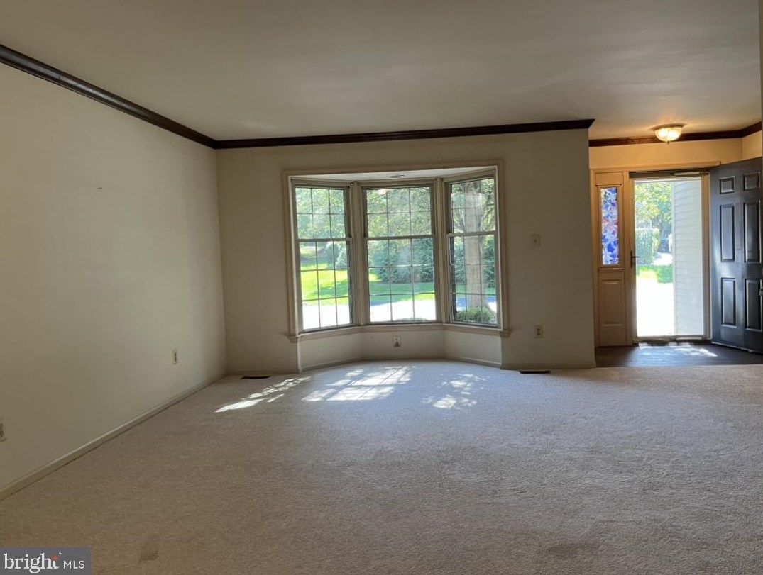 645 Chatham Ct, Chalfont PA 18914-2061 exterior