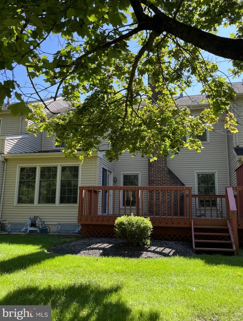 645 Chatham Ct, Chalfont PA 18914-2061 exterior