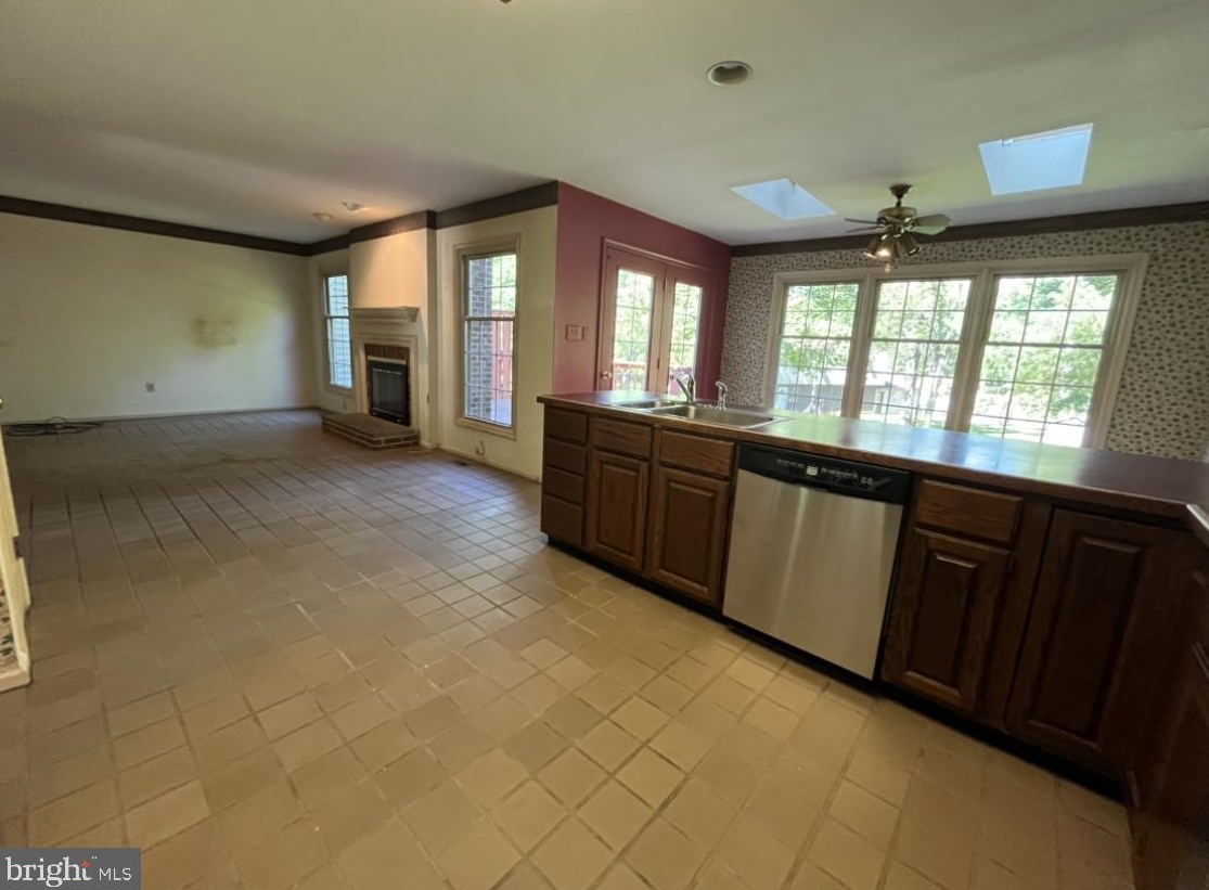 645 Chatham Ct, Chalfont PA 18914-2061 exterior