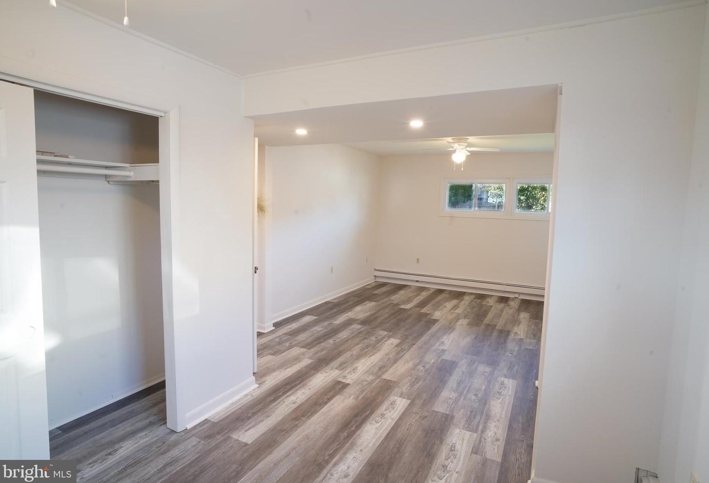 27 Inbrook Rd, Levittown PA  19057-2303 exterior