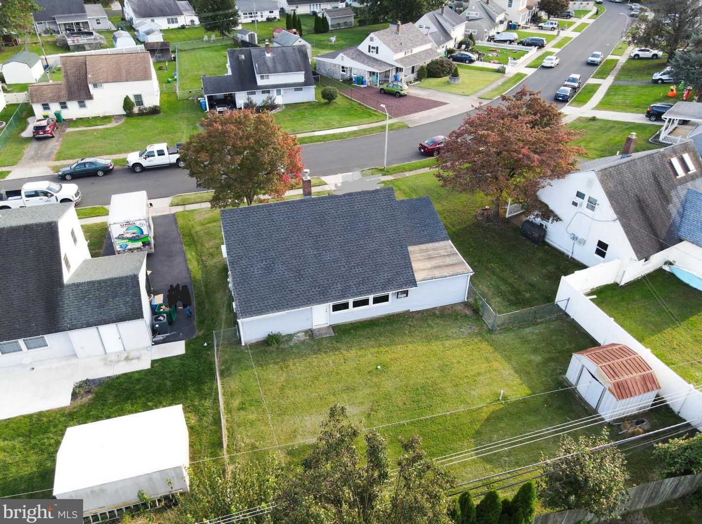 27 Inbrook Rd, Levittown PA  19057-2303 exterior