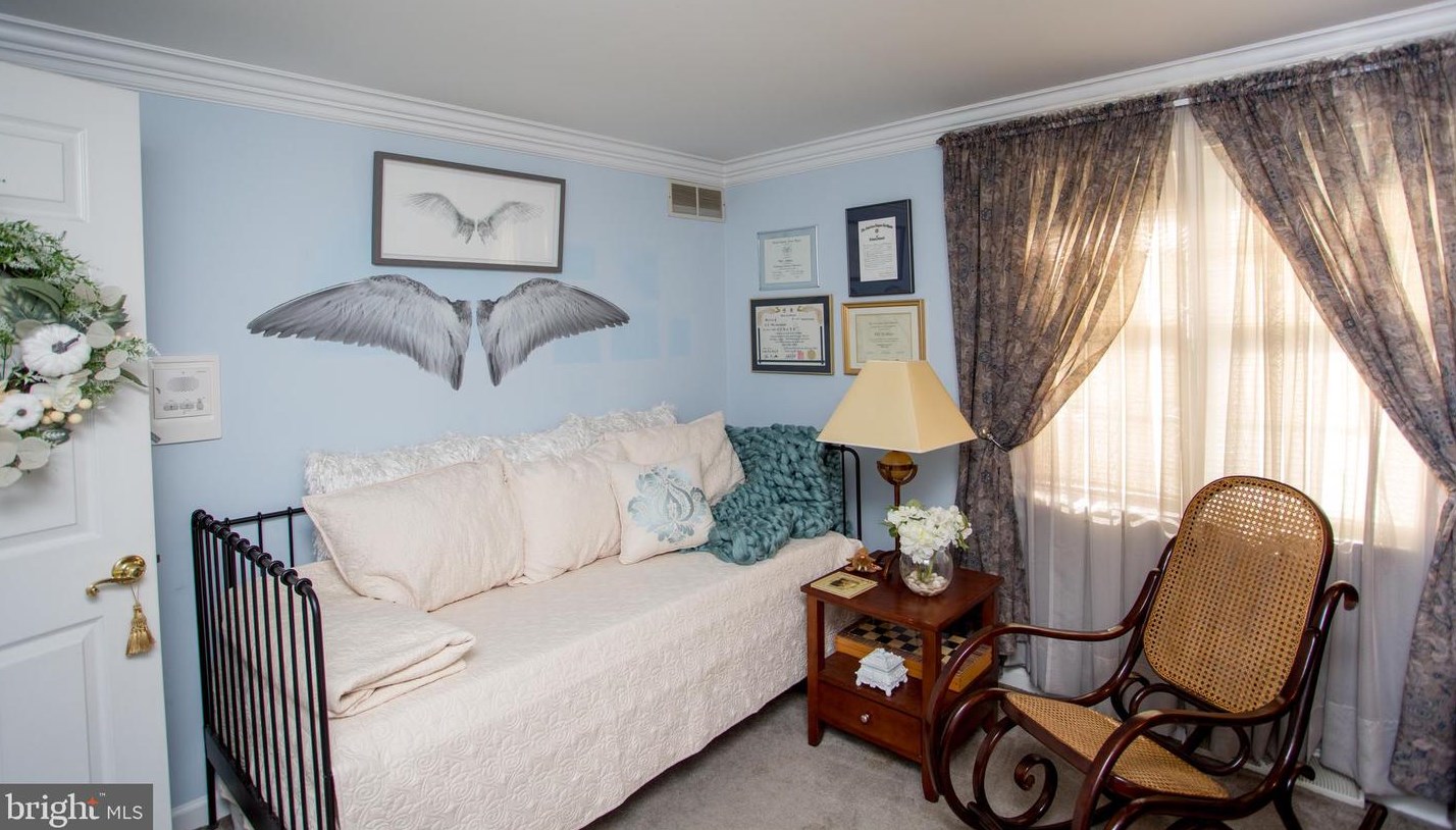 24 Rose Apple Rd, Levittown PA  19056-2318 exterior