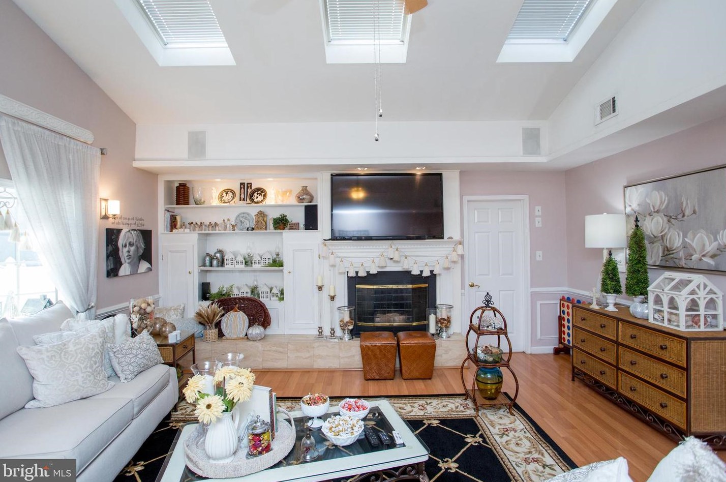 24 Rose Apple Rd, Levittown PA  19056-2318 exterior