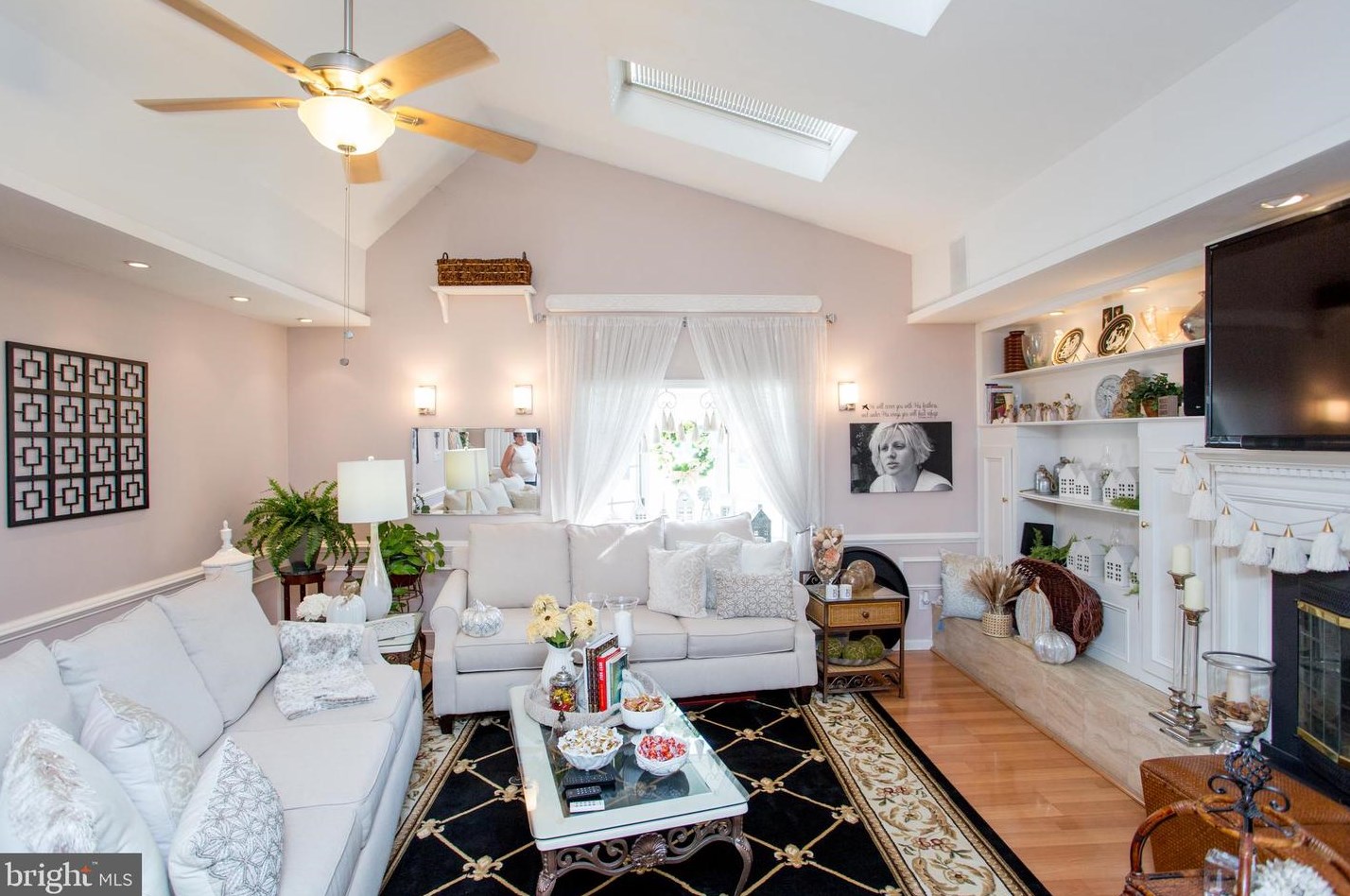 24 Rose Apple Rd, Levittown PA  19056-2318 exterior