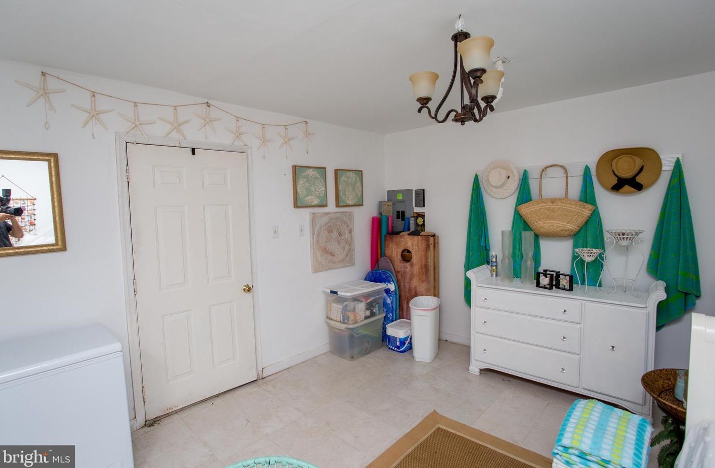 24 Rose Apple Rd, Levittown PA  19056-2318 exterior