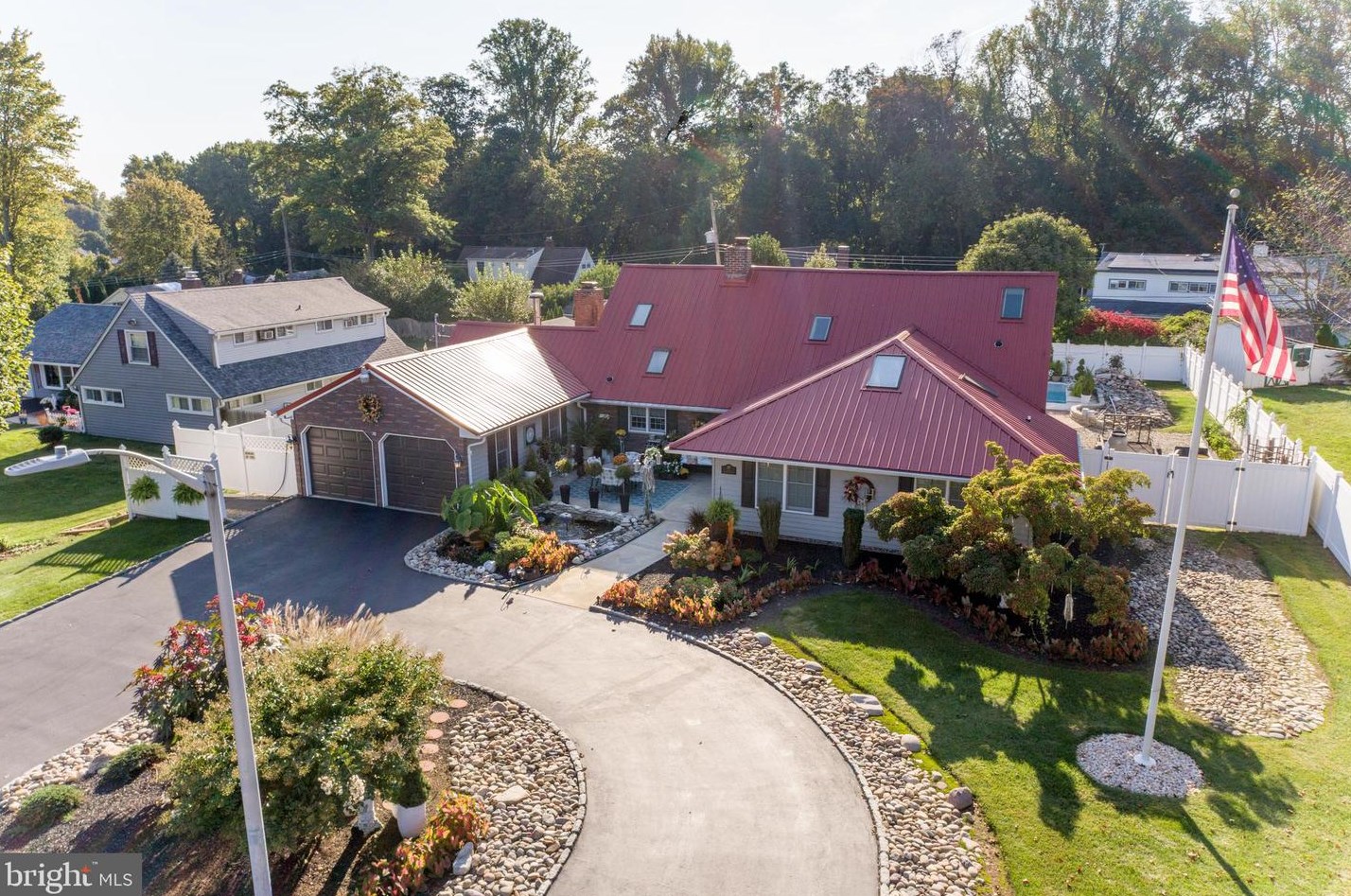 24 Rose Apple Rd, Levittown PA  19056-2318 exterior