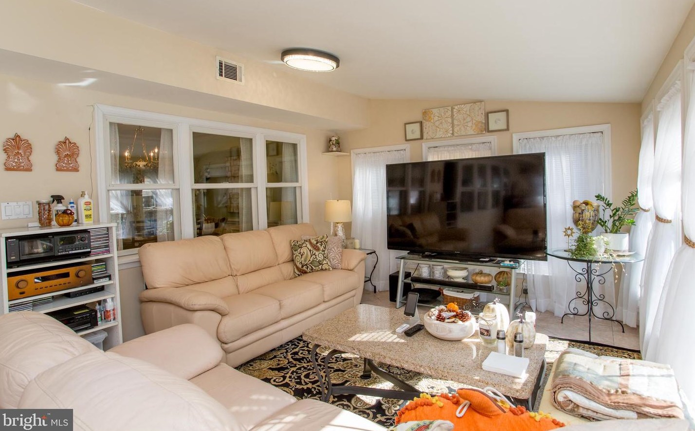 24 Rose Apple Rd, Levittown PA  19056-2318 exterior