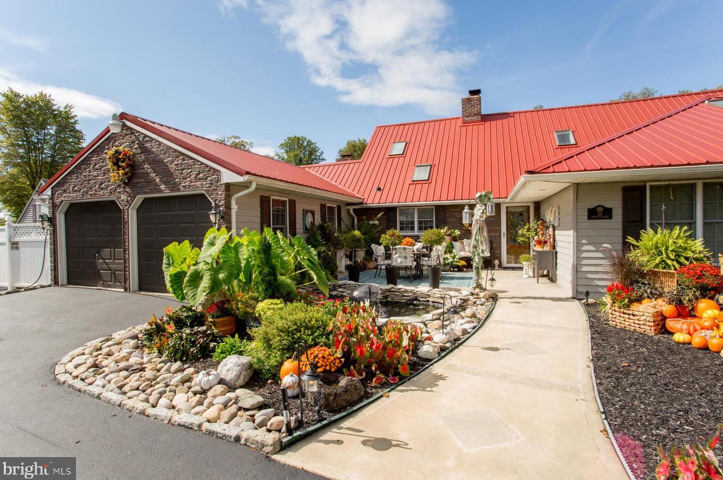 24 Rose Apple Rd, Levittown PA  19056-2318 exterior