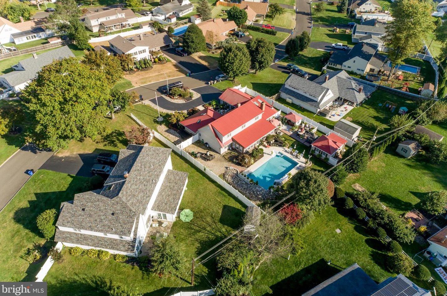 24 Rose Apple Rd, Levittown PA  19056-2318 exterior