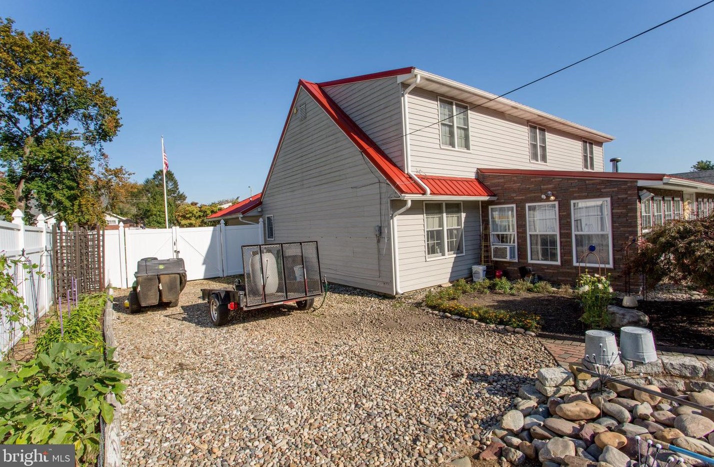 24 Rose Apple Rd, Levittown PA  19056-2318 exterior