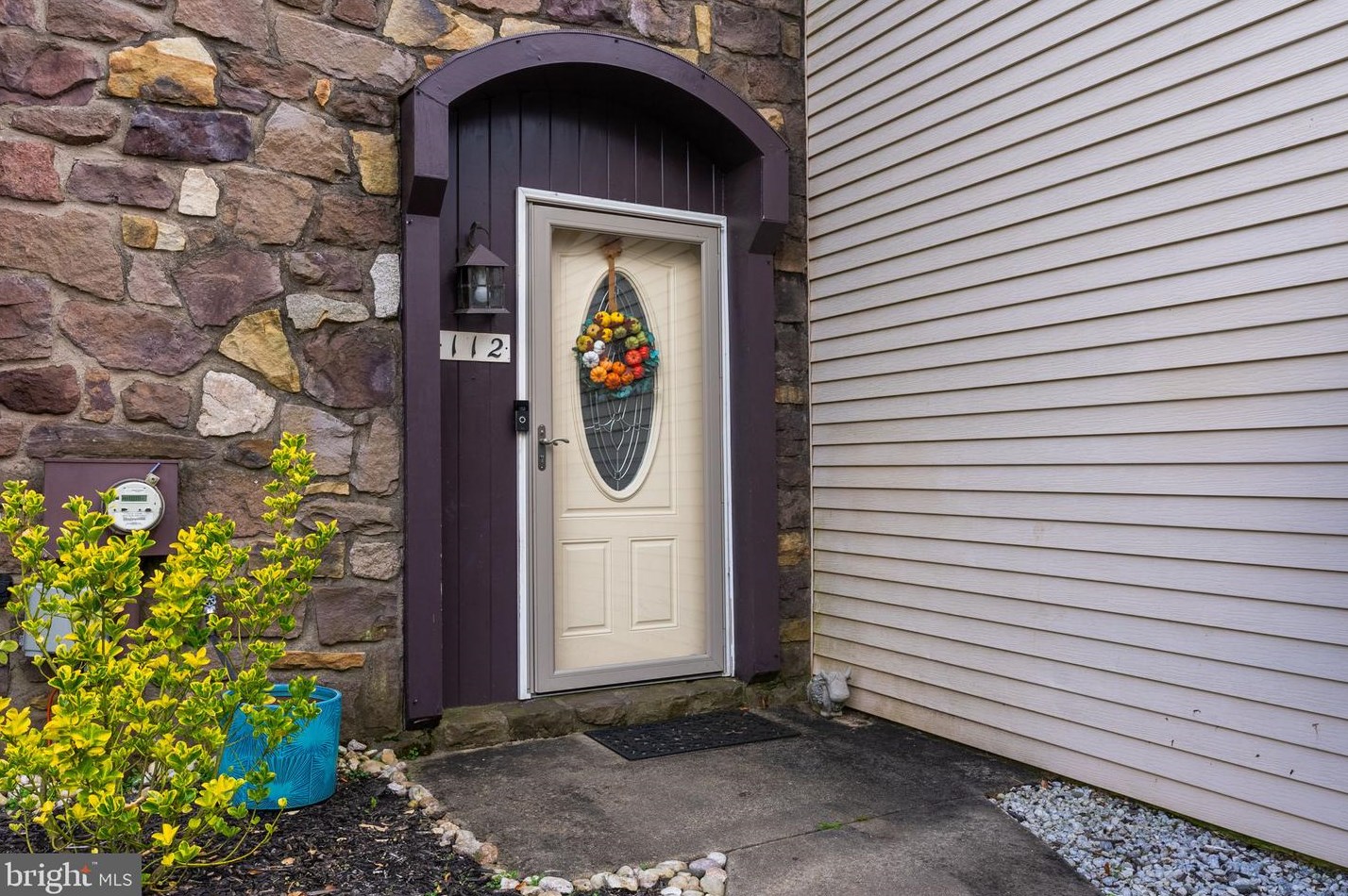 112 Windham Ct, Upper Makefield PA  18940-1749 exterior