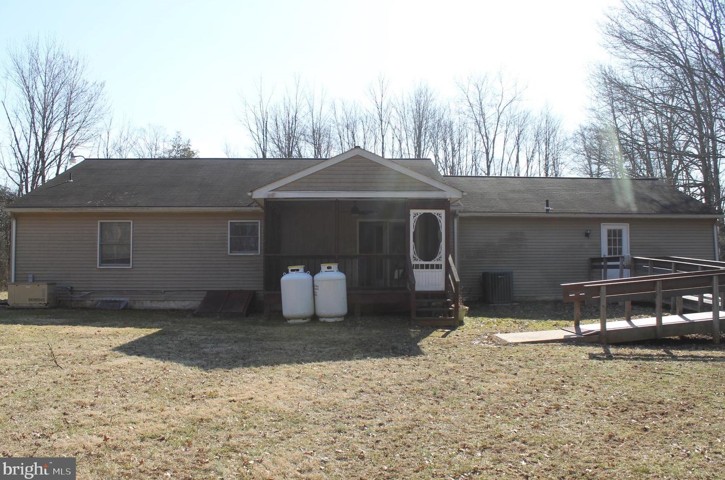 1001 Thousand Acre Rd, Sellersville PA  18960-1051 exterior
