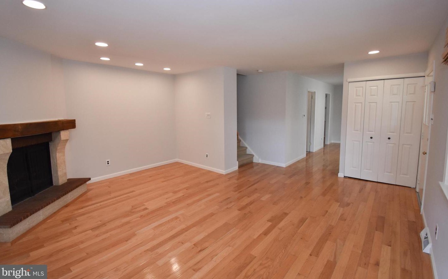 5 Sandy Ridge Dr, Gardenville PA  18901-3341 exterior