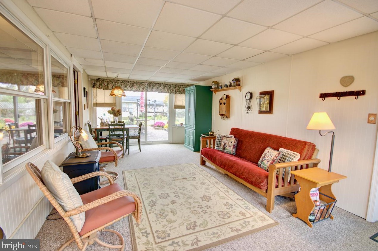 11 Primrose Ln, Levittown PA  19054-3616 exterior