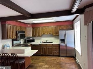 2 Garrison Pl, Upper Makefield PA  18940-1712 exterior