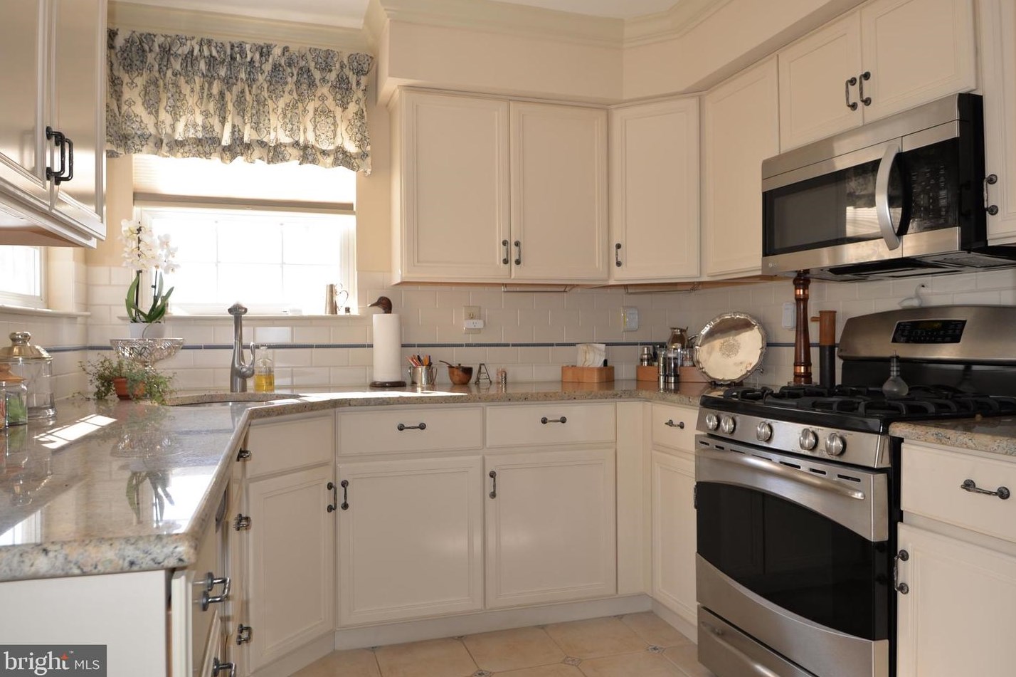 135 Stetson Dr, Chalfont PA  18914-3751 exterior