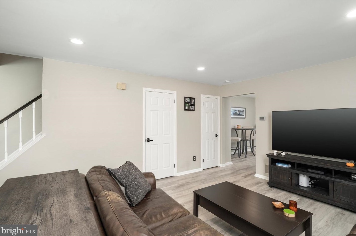 72 Greenridge Cir, Upper Makefield PA  18940-2355 exterior