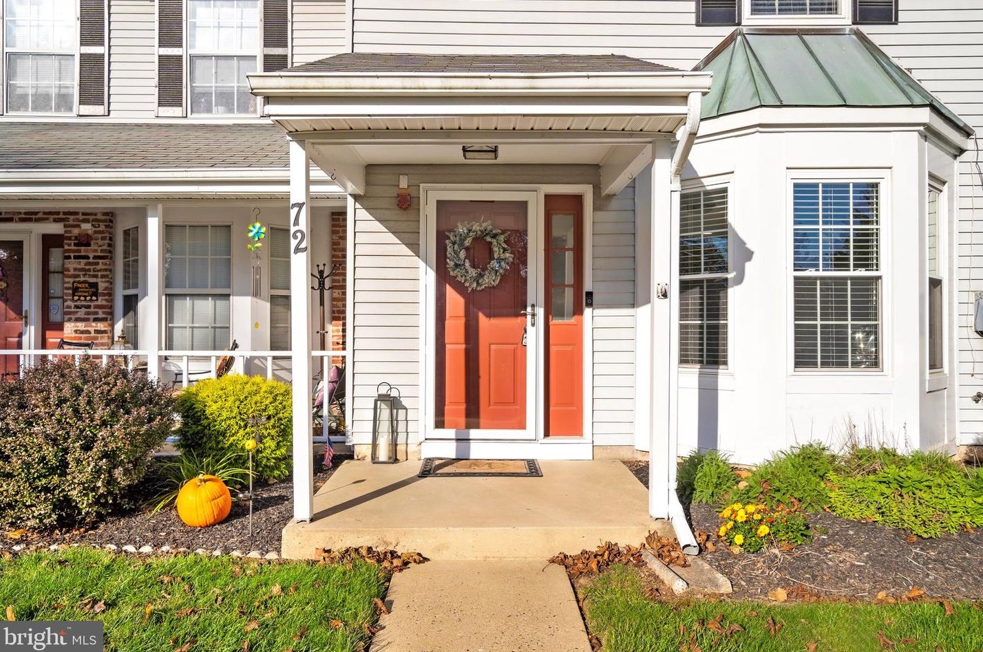 72 Greenridge Cir, Upper Makefield PA  18940-2355 exterior