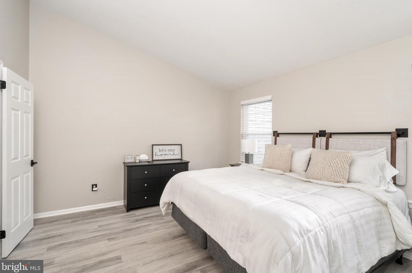 72 Greenridge Cir, Upper Makefield PA  18940-2355 exterior