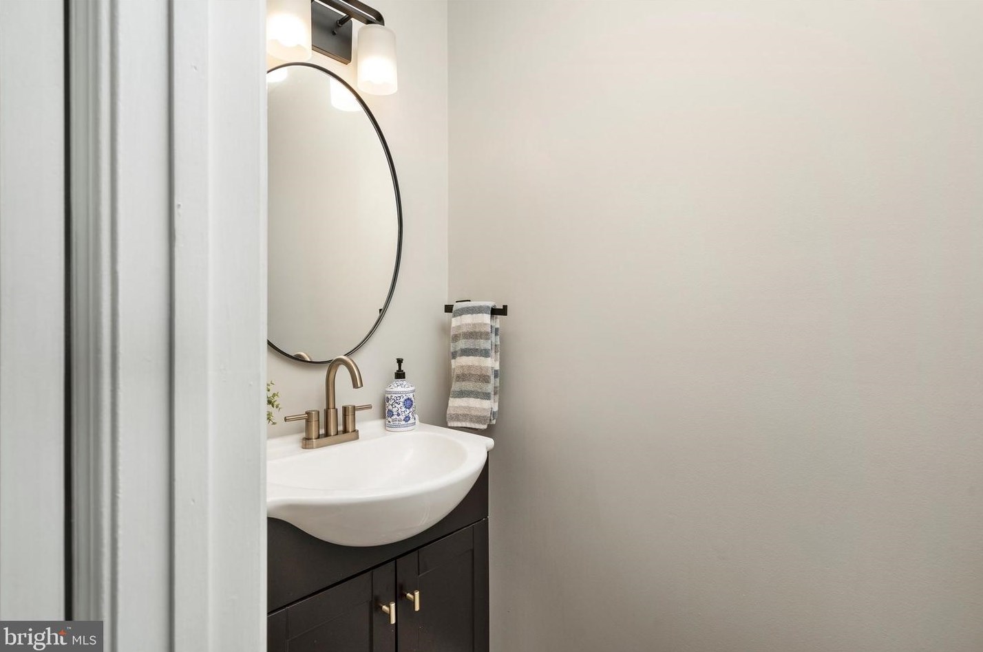 72 Greenridge Cir, Upper Makefield PA  18940-2355 exterior