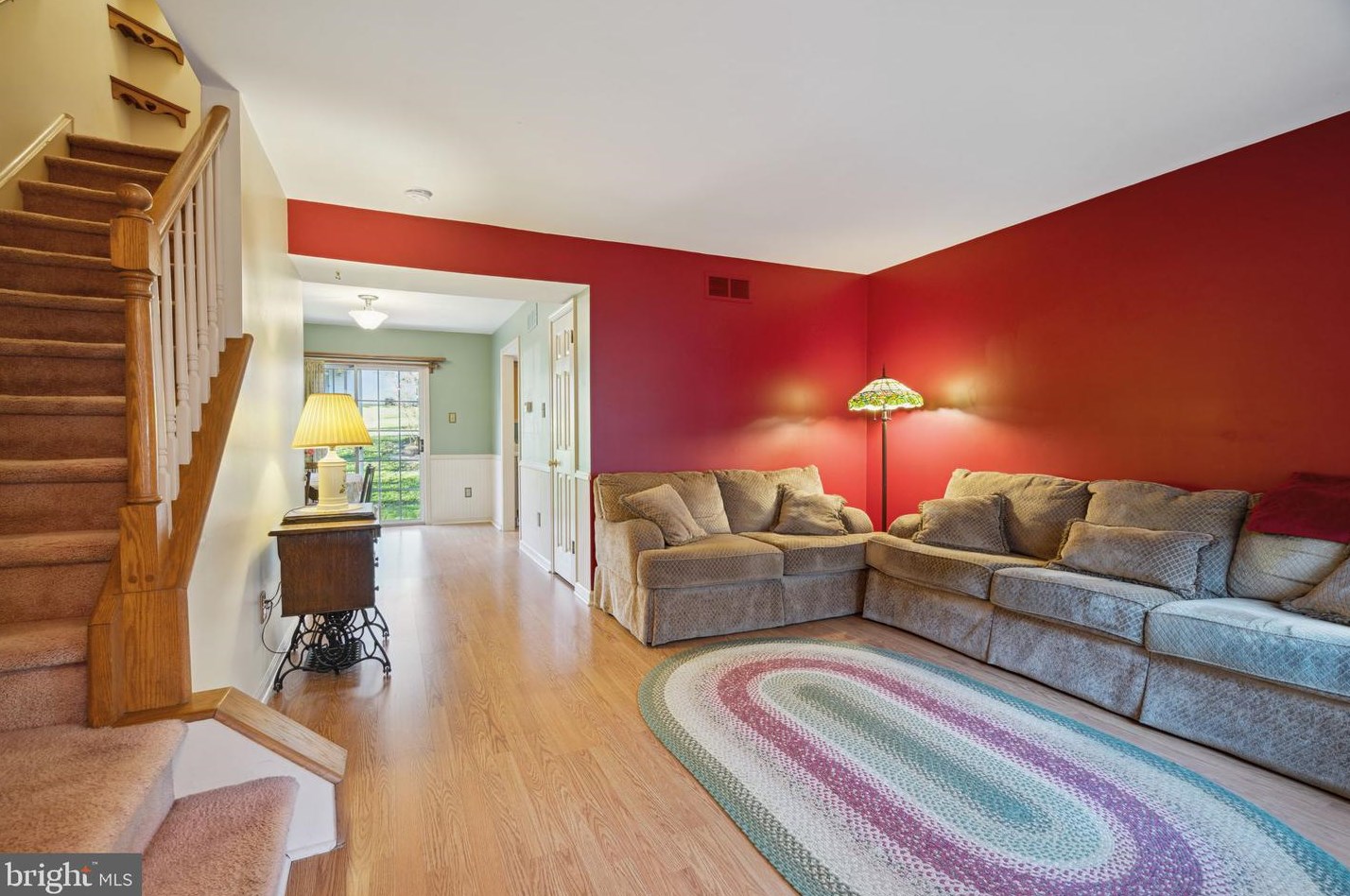 3653 Nancy Ward Cir, Gardenville, PA 18902