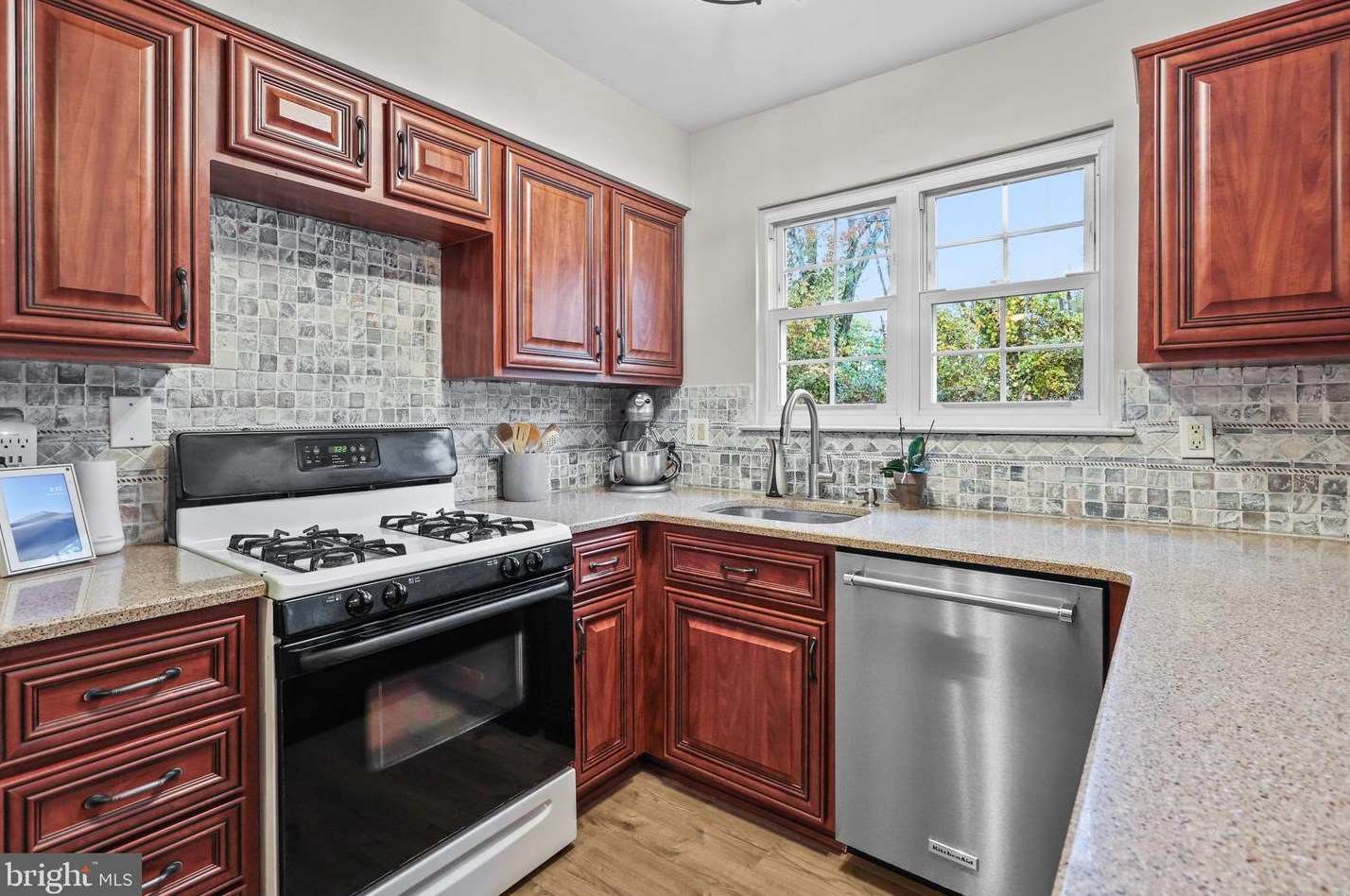 31 Laurel Cir, Upper Makefield PA  18940-3256 exterior