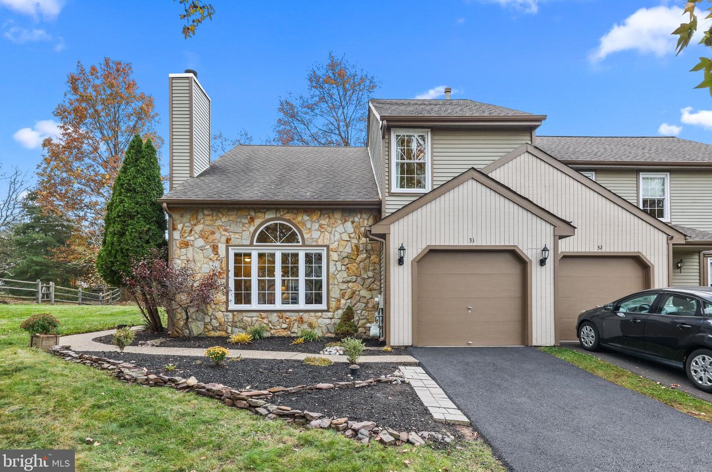 31 Laurel Cir, Upper Makefield PA  18940-3256 exterior