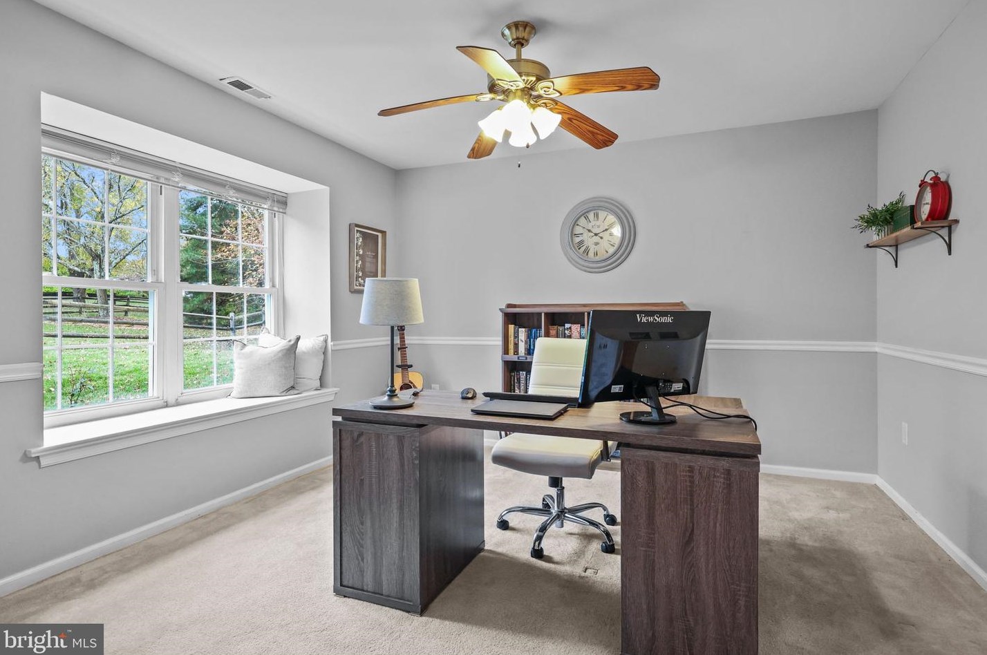 31 Laurel Cir, Upper Makefield PA  18940-3256 exterior