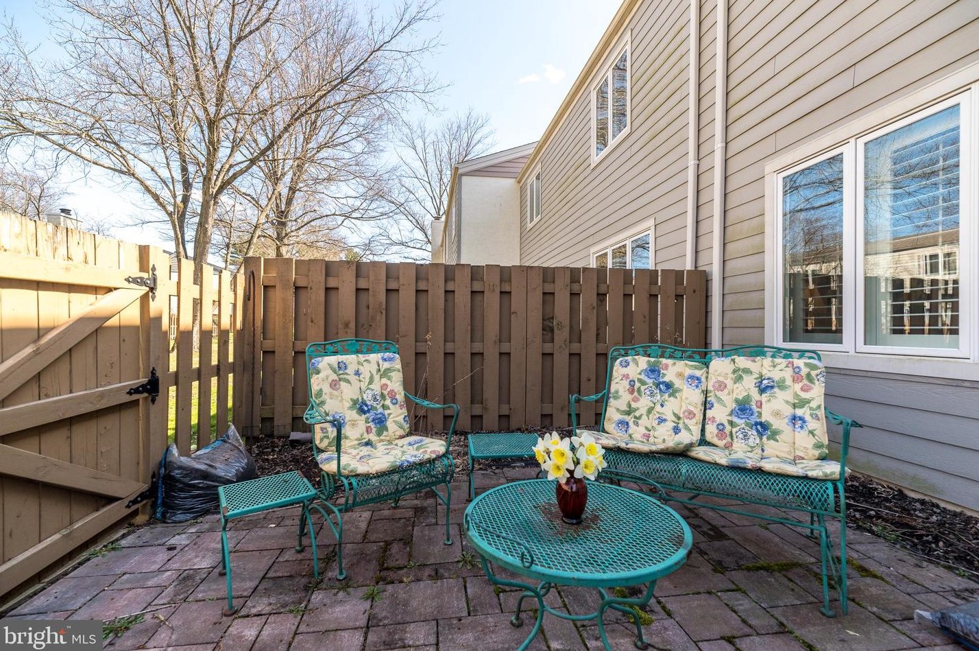 403 Henley Ct, Gardenville PA  18901-2548 exterior