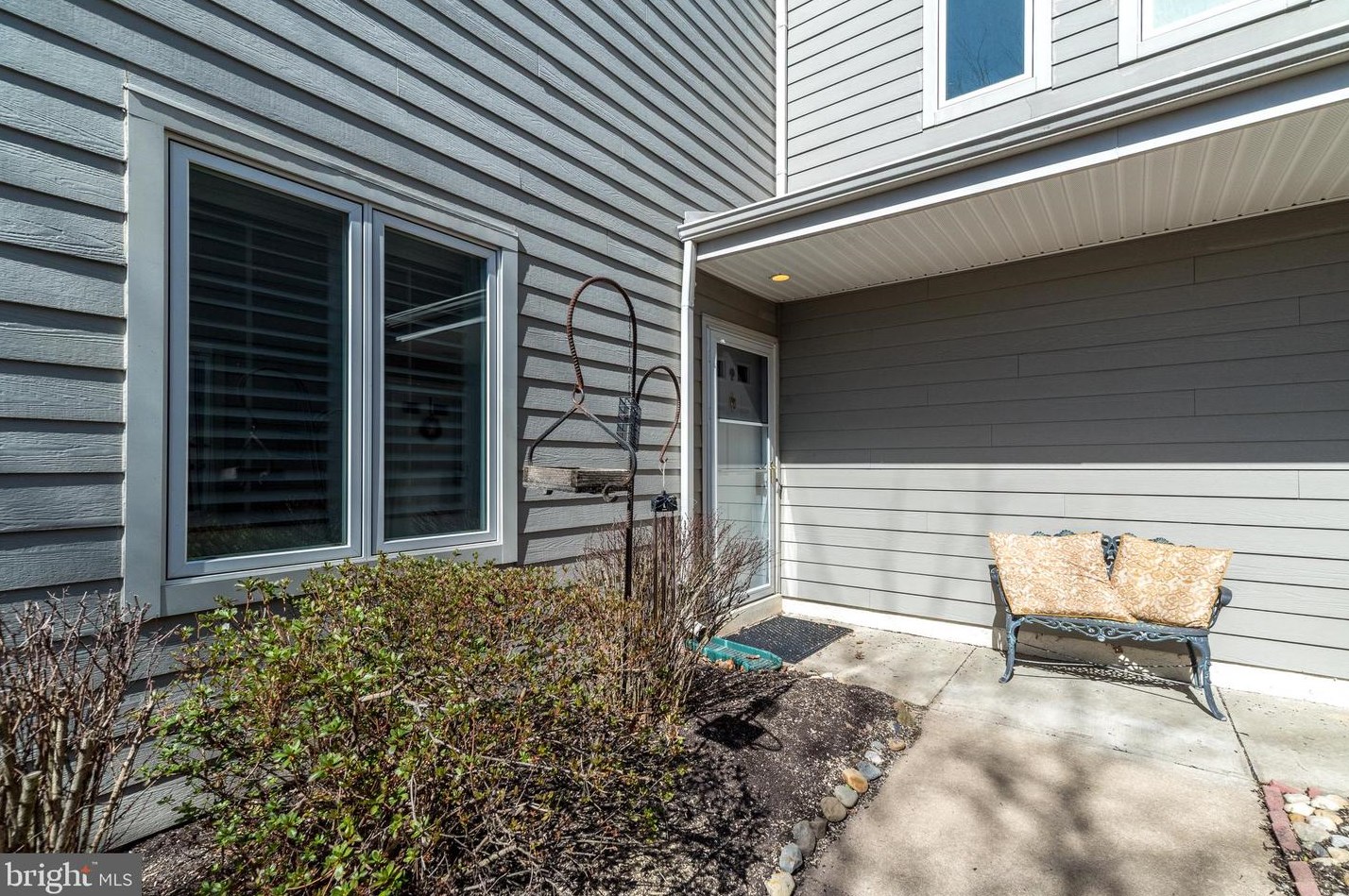 403 Henley Ct, Gardenville PA  18901-2548 exterior