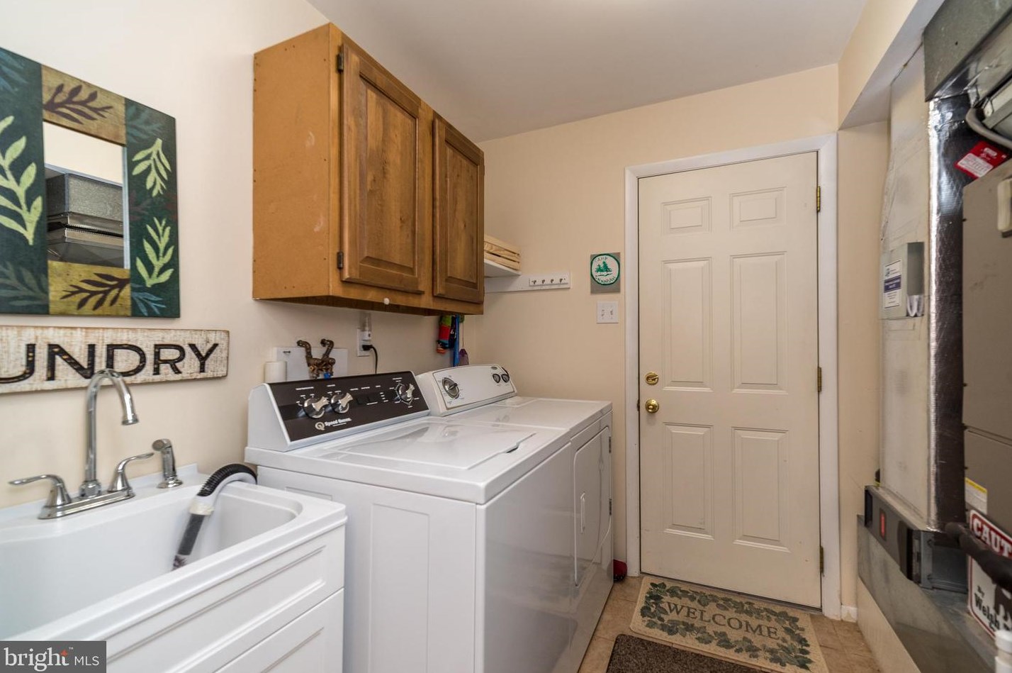 403 Henley Ct, Gardenville PA  18901-2548 exterior