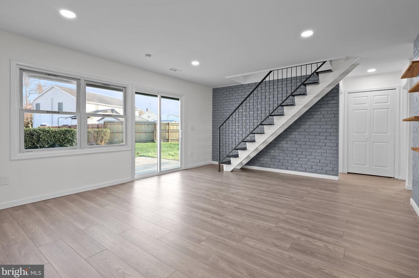 315 Appletree Dr, Levittown PA  19055-1242 exterior