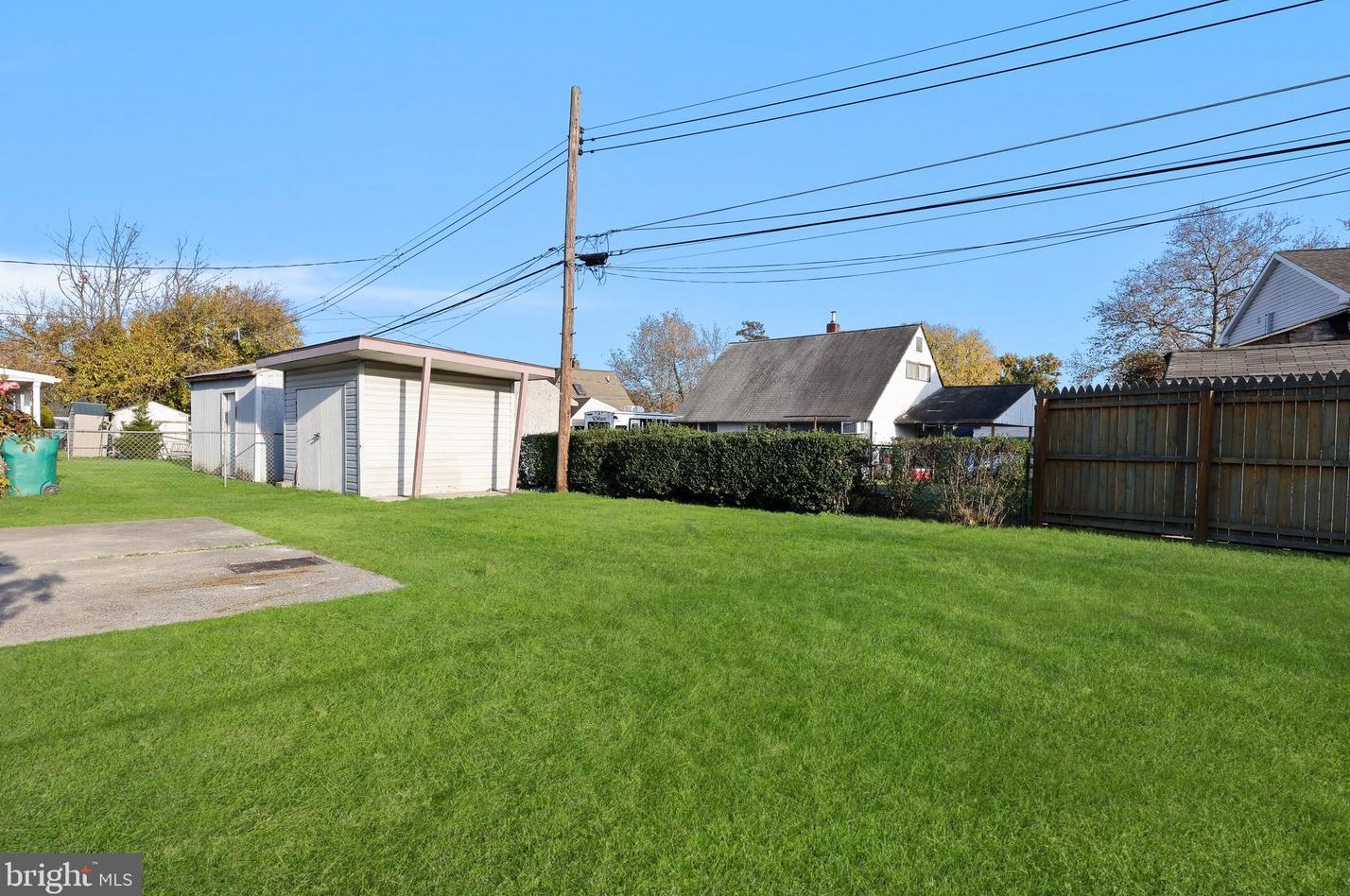 315 Appletree Dr, Levittown PA  19055-1242 exterior