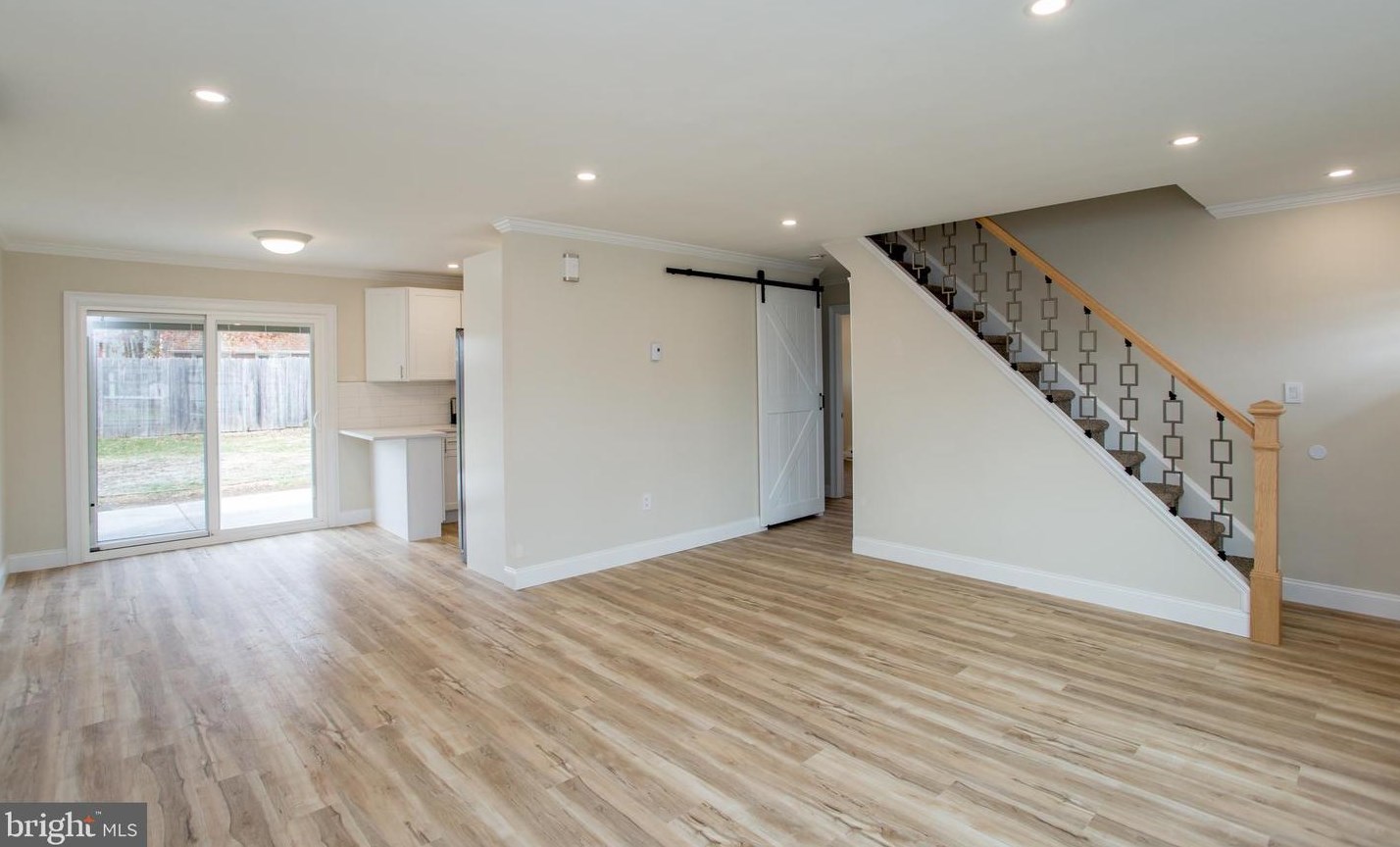 49 Island Rd, Levittown PA  19057-2319 exterior