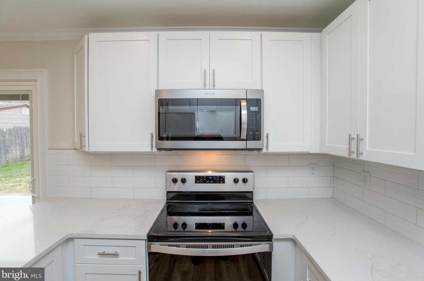 49 Island Rd, Levittown PA  19057-2319 exterior