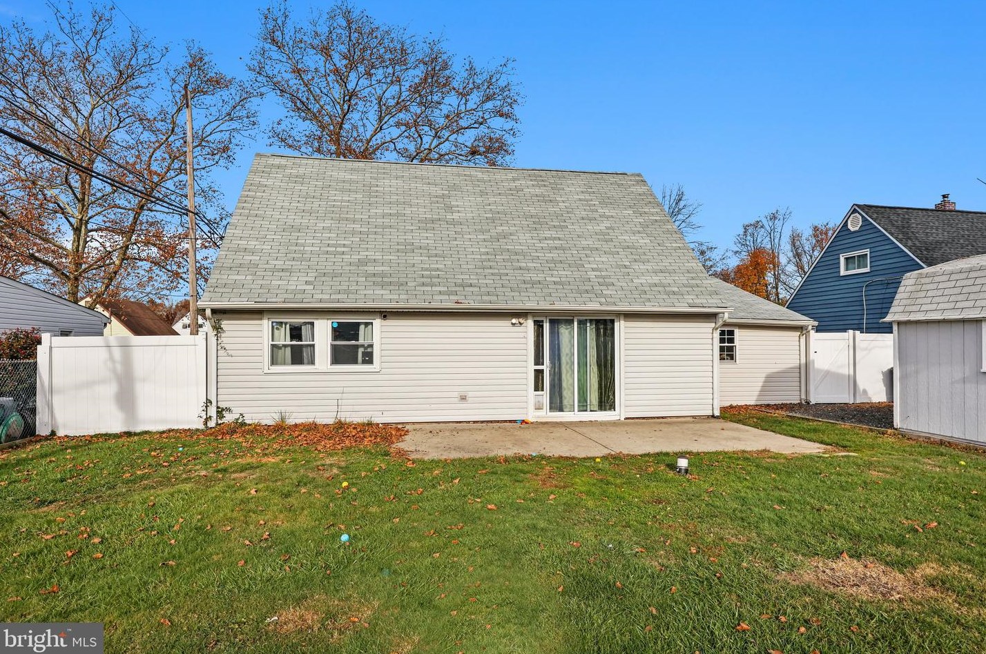 94 Coral Ln, Levittown PA  19055-1610 exterior