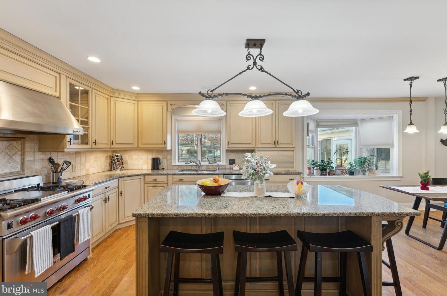 5 Emerald Ct, Upper Makefield PA  18940-2819 exterior