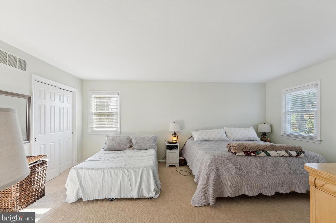 5 Emerald Ct, Upper Makefield PA  18940-2819 exterior