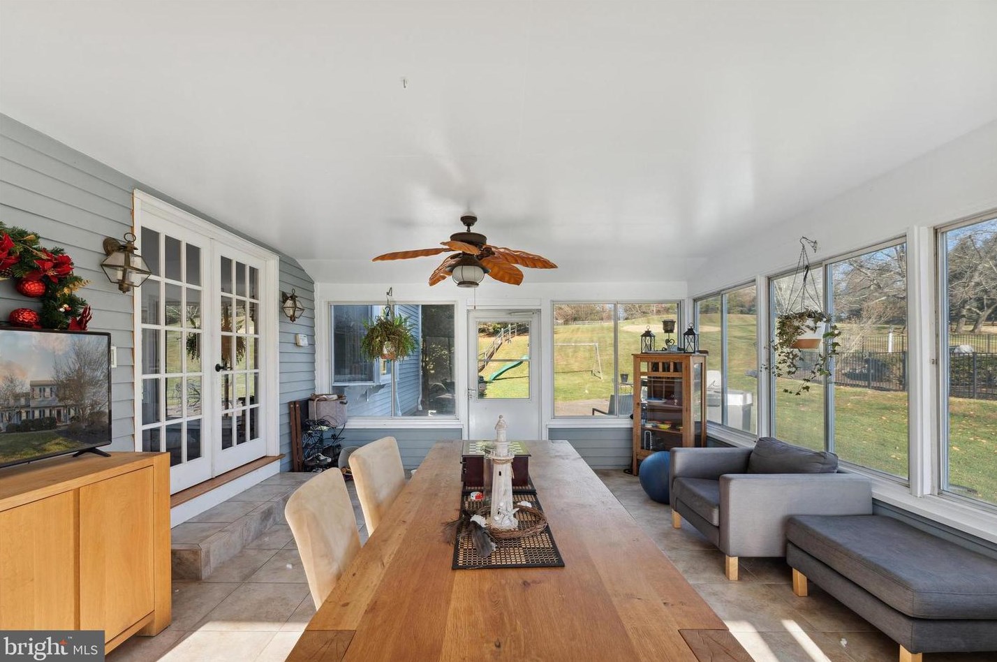 5 Emerald Ct, Upper Makefield PA  18940-2819 exterior