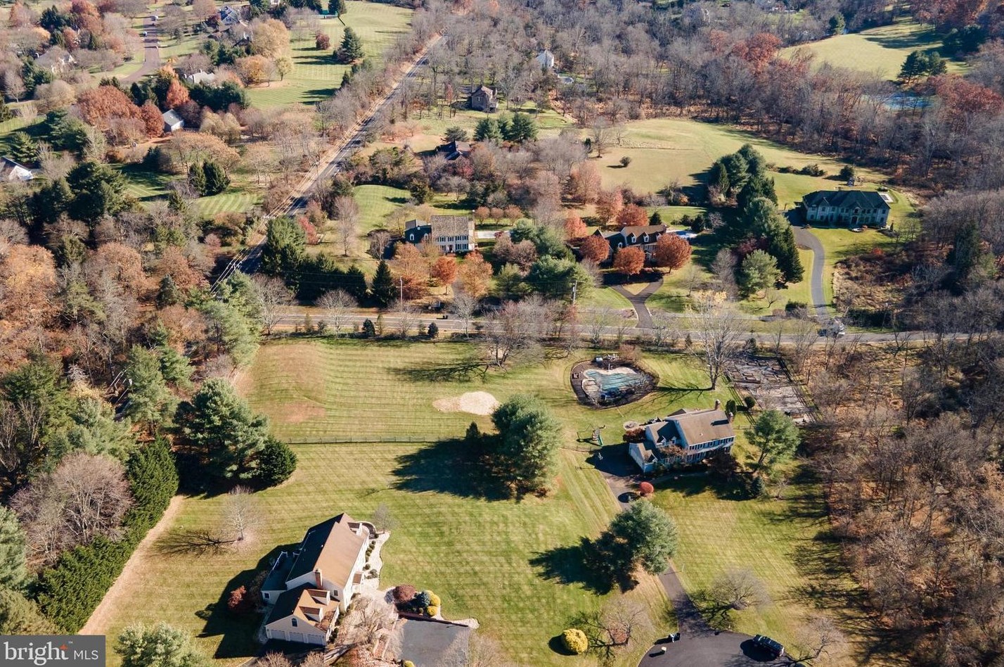 5 Emerald Ct, Upper Makefield PA  18940-2819 exterior