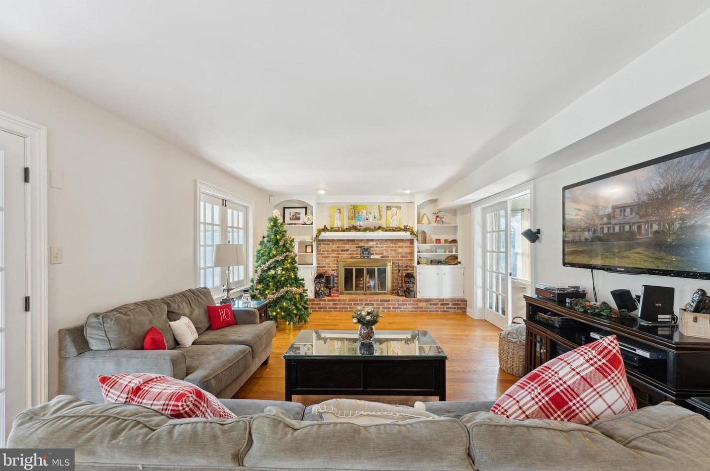 5 Emerald Ct, Upper Makefield PA  18940-2819 exterior