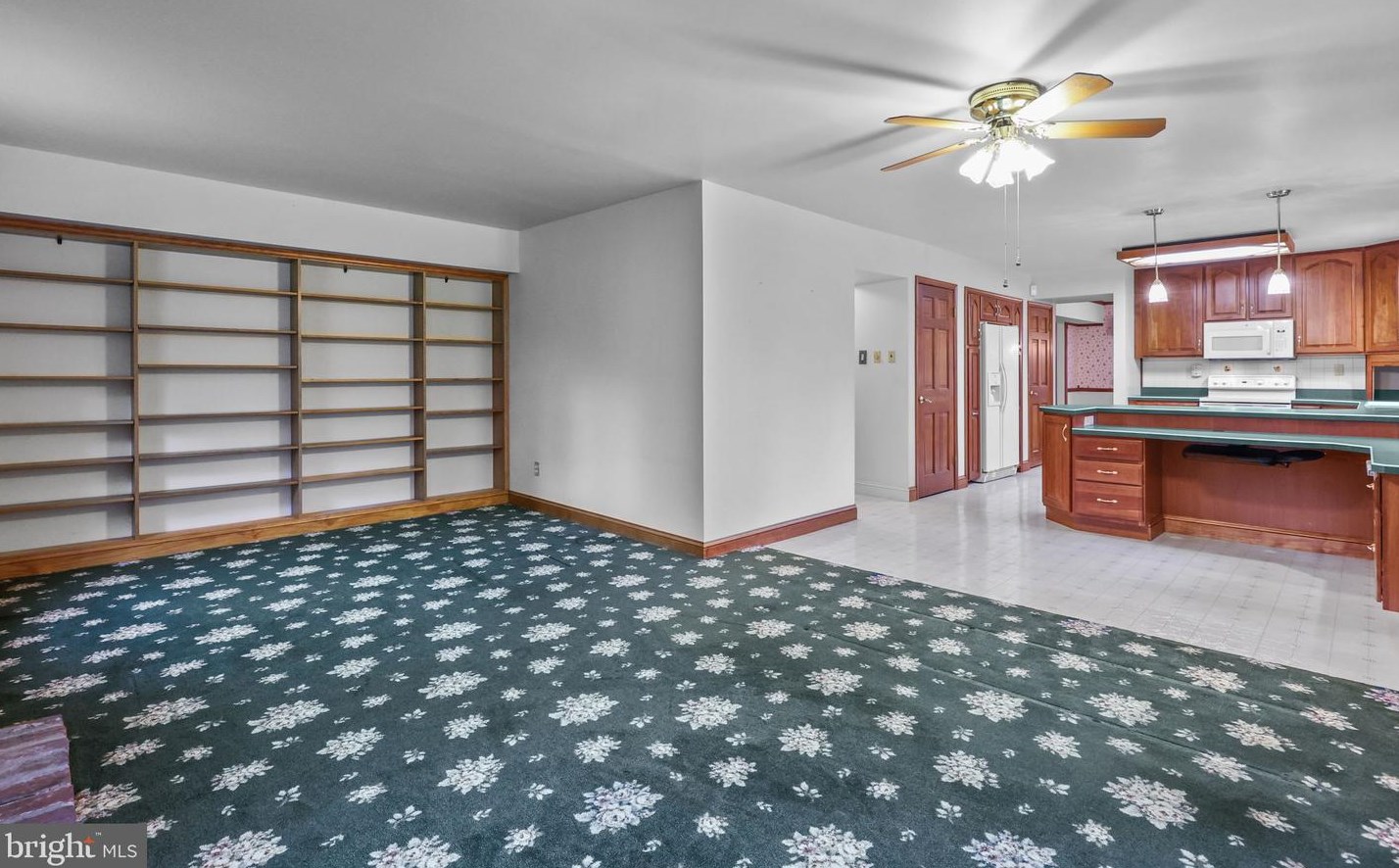 7 Brentwood Ct, Upper Makefield PA  18940-1403 exterior